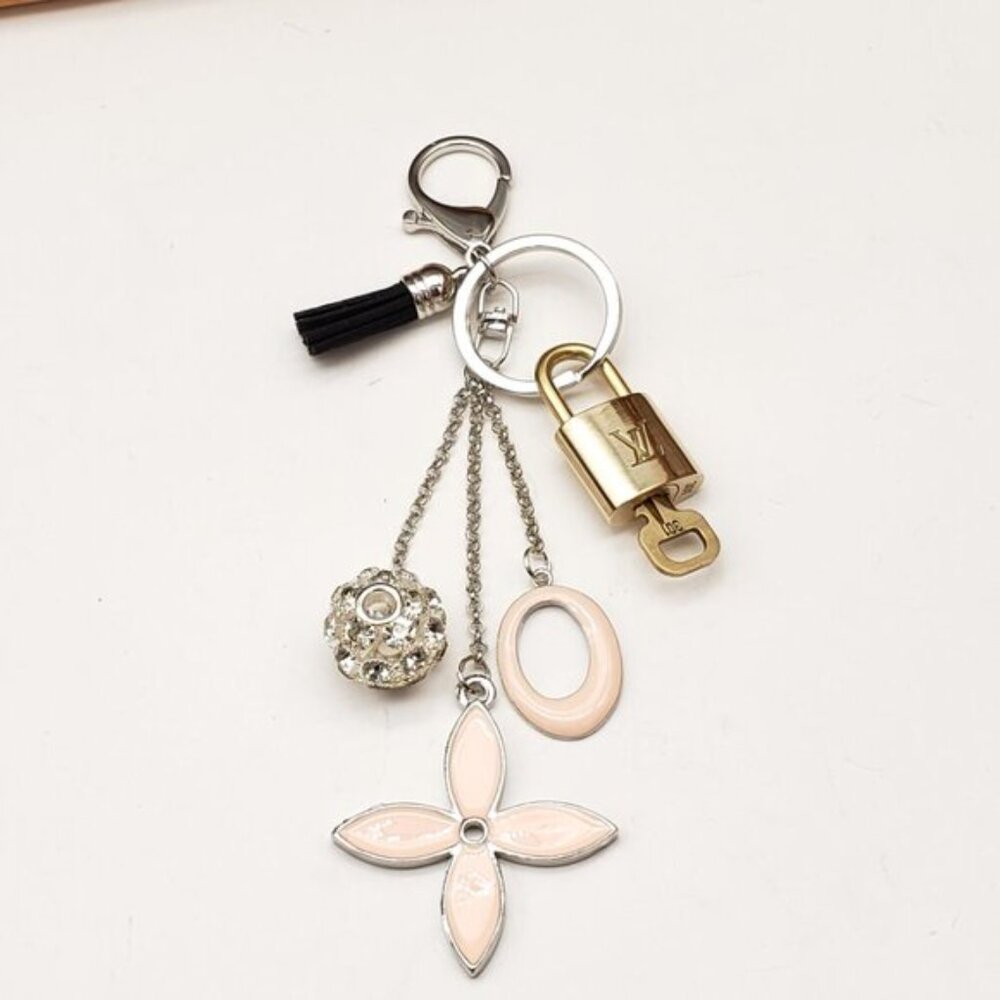 Authentic Louis Vuitton Gold Lock & Key ✨ Bag Charm Unbranded Flower Keychain